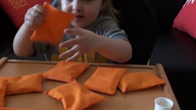 Развивающие игры дома. Сенсорные мешочки. Часть 3. 1 - 3 года смотреть онлайн