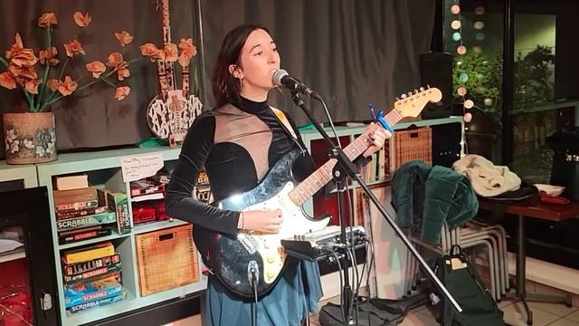 Le meilleur restaurant associatif de Paris, Le Moulin à Café, 9 place de la Garenne XIV°, M° Pernet смотреть онлайн