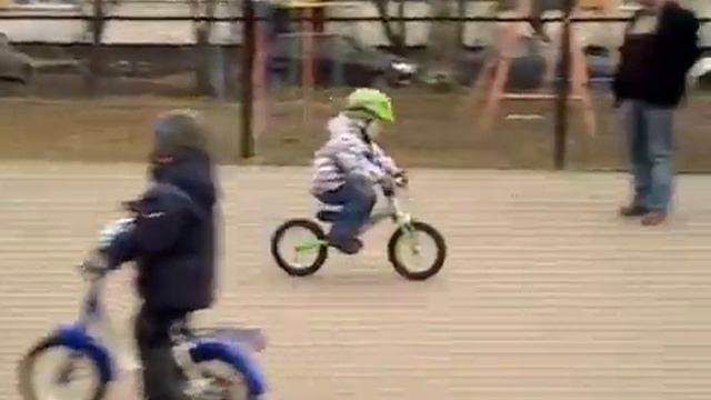любимый беговел продолжаем осваивать смотреть онлайн