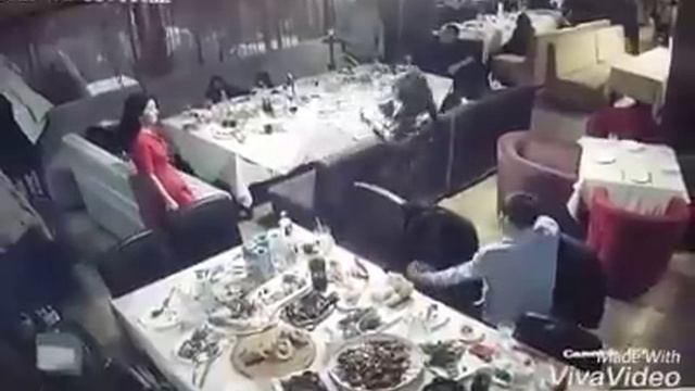 В Алматинском кафе вор обокрал сумки и карманы пиджаков, и успел угоститься смотреть онлайн