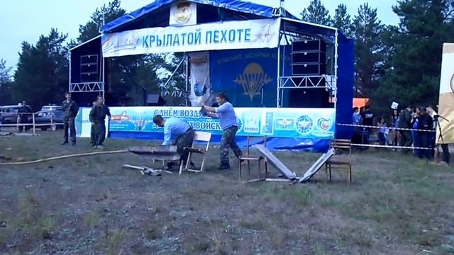 на ПРАЗДНИК 2 августа 2013 - в Корткерос на День ВДВ. АэРОДрОМ: ( 1 часть) смотреть онлайн