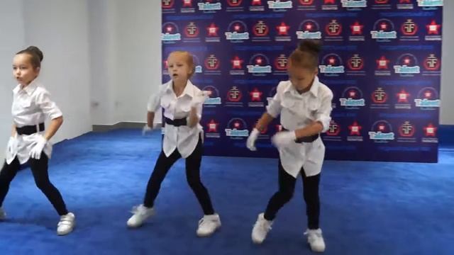 танцевальная группа " Pikachu" смотреть онлайн
