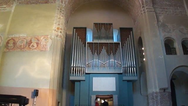 Орган в главном храме Пицунды. Вестминстерские колокола - Лука Гаделия смотреть онлайн