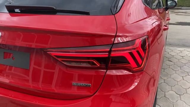 Q3 Sportback. Цвет Tango Red смотреть онлайн