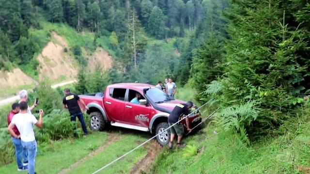 NISSAN NAVARA vs MITSUBISHI L200 OFF ROAD @TURKEY смотреть онлайн