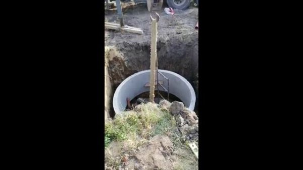 Как самостоятельно в своем доме сделать сливную яму и провести канализацию.Пошагово весь процесс.mp4