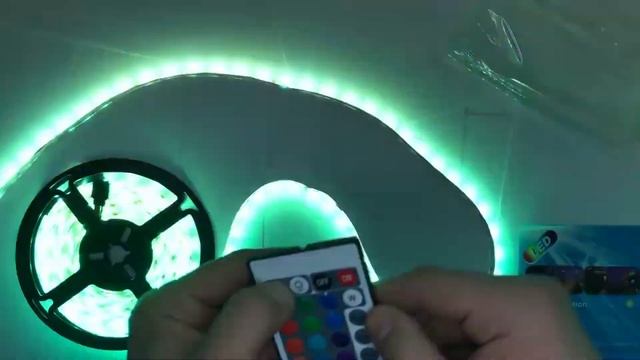 Відео огляд_ Світлодіодна стрічка SMD 5050 RGB LED 5 м IP65 з пультом і блоком живлення, 5м смотреть онлайн