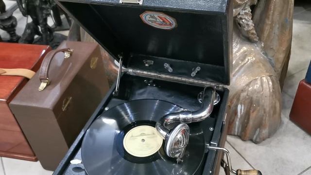 Гелена Великанова - Поезда. Патефон Артель «Граммофон», Ленинград в магазине «Лавка старины» смотреть онлайн