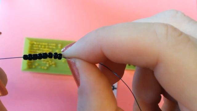 Маленькая пчелка из бисера!!! Урок 2 по теме насекомые. Делается очень быстро. смотреть онлайн