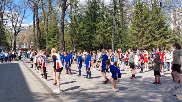 Зарядка у фонтана "Танцующие журавли" / Уфа - 2023 смотреть онлайн