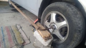 Как открутить гайку ступицы(шруса)!