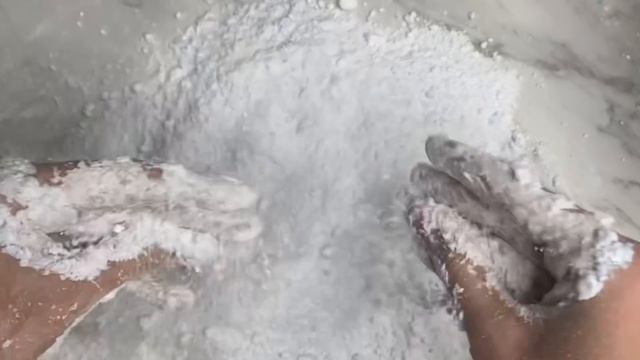 10 BLOCKS OF GYM CHALK WITH DIFFERENT TOPPINGS | CORNSTARCH, PAINT, LAUNDRY DETERGENT