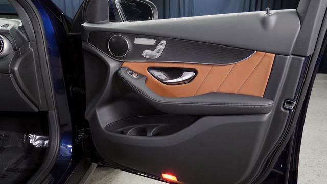 2021 Preowned Mercedes-Benz GLC 300 SUV - Lunar Blue Metallic 2021 C300 - M18455A смотреть онлайн