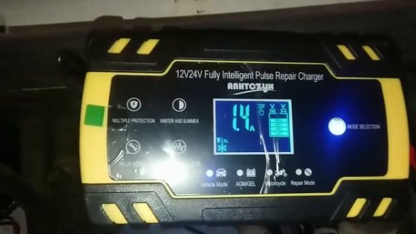 ZYX -J30 - Инверторное ЗУ для автомобильных аккумуляторов прямиком из Китая.