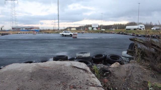 Первый парный дрифт на Nissan Skyline! смотреть онлайн