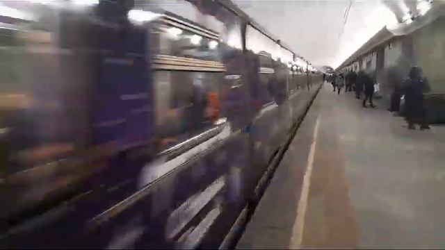 Новогодний поезд 2024 отправляется со станции Чистые пруды. смотреть онлайн