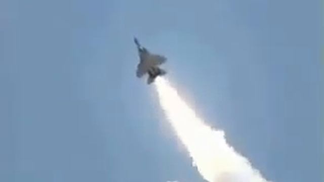 Взлет самолета из под воды. ВПЕЧАТЛЯЕТ!!! смотреть онлайн