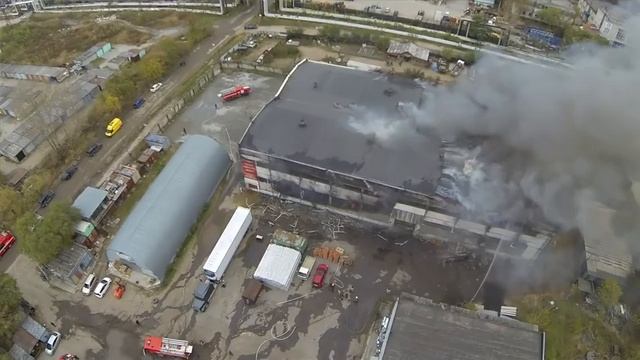 Пожар на складе отделочных материалов в Хабаровске смотреть онлайн