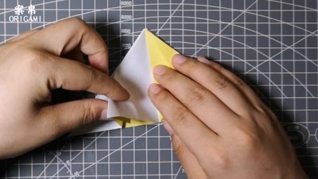 香蕉折纸，水果折纸教学，可以剥皮的纸香蕉 | Origami Banana Tutorial | Origami Fruit | 折り紙 バナナの折り方 | Paper Banana Craft смотреть онлайн