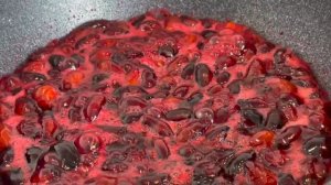 Жареное варенье из жимолости. Быстрый способ сварить вкусно