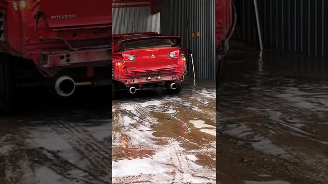 Mitsubishi Lancer Evolution X. На мойку без фар и бамперов смотреть онлайн