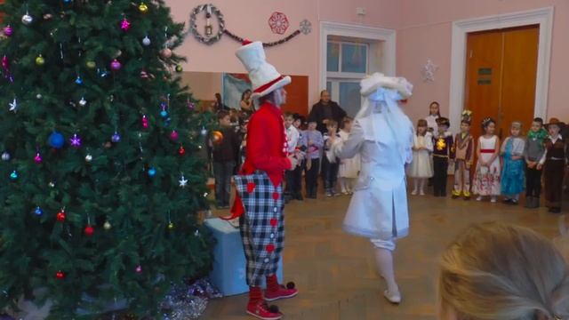 Новогодняя елка 28.12.2016. Республика Адыгея, г.Майкоп, СОШ №3 смотреть онлайн