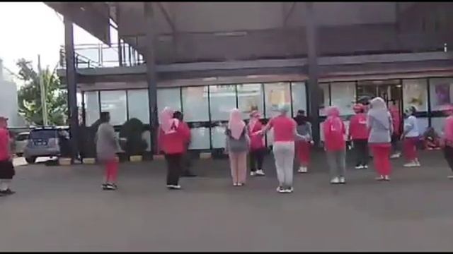 JUST WATCH ME LINE DANCE смотреть онлайн