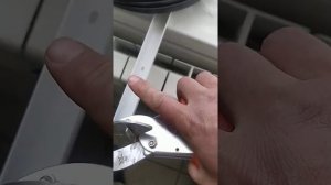 чем и как резать кабельный канал.