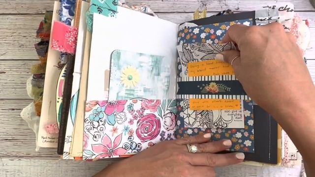 The FATTEST Junk Journal Ever!! | Junk Journal Flip Thru смотреть онлайн
