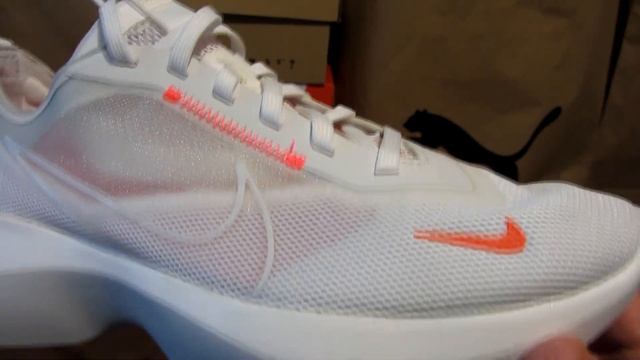 Женские кроссовки NIKE VISTA LITE смотреть онлайн