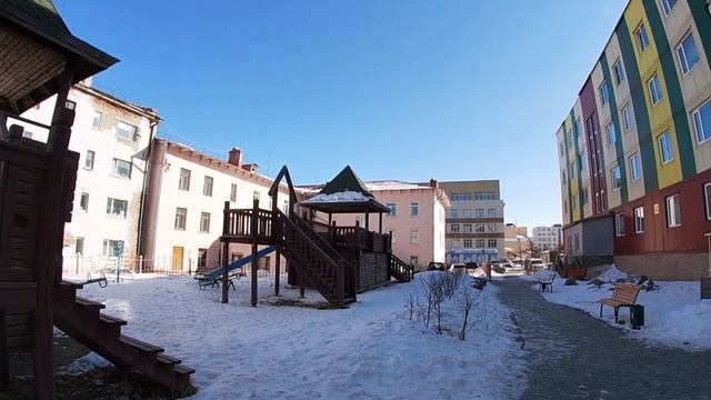 Прогулки с Анжелиной по Магадану. Улица Советская. Современный Магадан смотреть онлайн