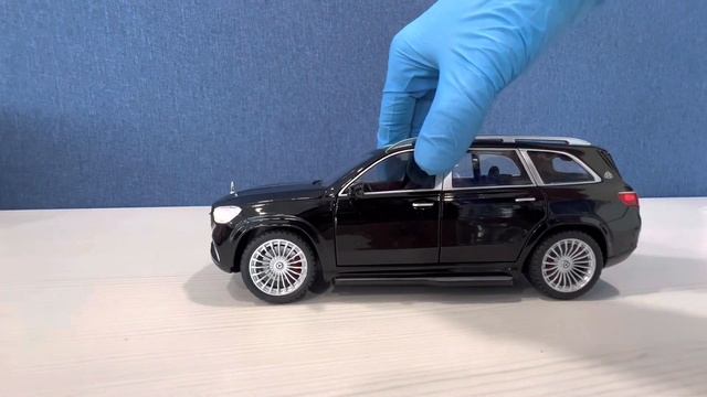 1:24 Mercedes-Benz GLS600 Maybach Diecast Vehicle Alloy Car Model With Sound & Light Shock