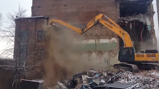 Пример демонтажа зданий