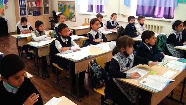 Склонение имен прилагательных в единственном числе. Слава тем, кто хлеб растил! смотреть онлайн