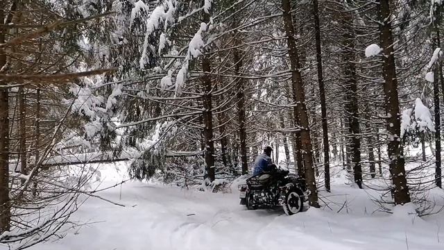 Мотоцикл Днепр по снегу смотреть онлайн