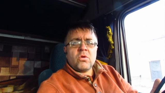 № 262 Выгрузка в бэги. Очень низкий свес на бочке. Работа на цементовозе смотреть онлайн