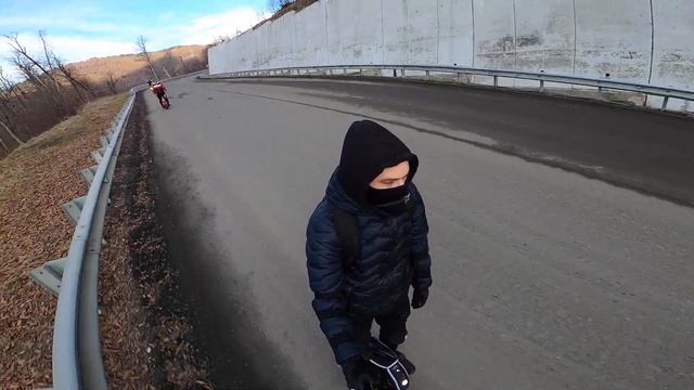 СПУСК С ГОРЫ НА МОНОКОЛЁСАХ - KINGSONG 18XL смотреть онлайн