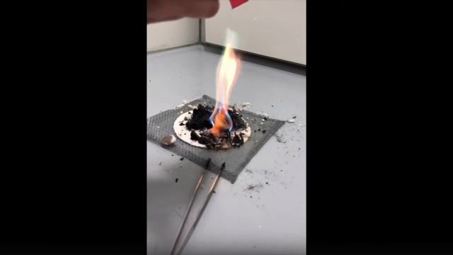 Хлорид меди (II) в пламени смотреть онлайн