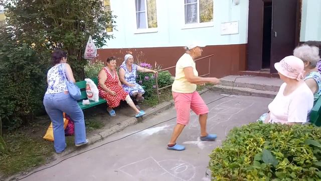 Бабка отжигает l ЖЕСТЬ УЧИТЕСЬ МОЛОДЕЖЬ смотреть онлайн