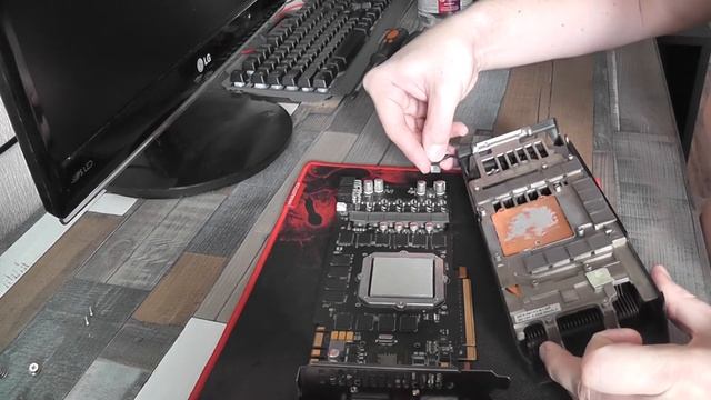 Zotac GeForce GTX 275. Разборка и замена термопасты смотреть онлайн