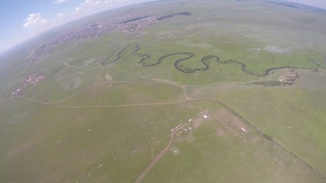 Прыжок с парашютом смотреть онлайн