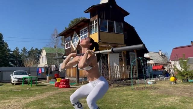 ТРЕНИРУЮ ЖЕНУ НА ДАЧЕ — МЁРТВЫЕ ТРАСТЕРЫ смотреть онлайн