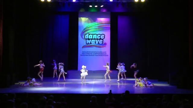 DanceWawe 2017. Танцевальное шоу. 7-9 лет Школа современной хореографии ШАГИ смотреть онлайн