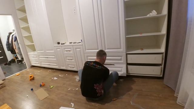 Спальный гарнитур. Процесс сборки. смотреть онлайн