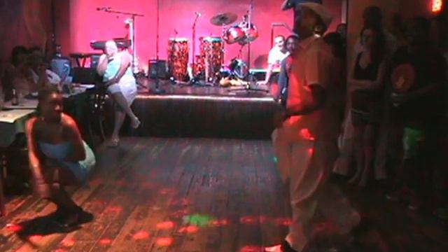 Carlos Mateu and Maya Berry dancing Timba Cubana смотреть онлайн