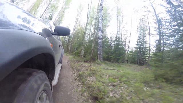 Mitsubishi L200 stuck in the rut from GAZ-66/ L200 застрял в колее от Газ-66 смотреть онлайн