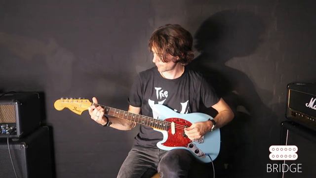 Fender 2011 Kurt Cobain Mustang Blue Nirvana Guitar смотреть онлайн