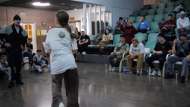 top16 footwork bboy Green г.Псков vs bgirl Mary - "ALL OPTION" break dance battle смотреть онлайн