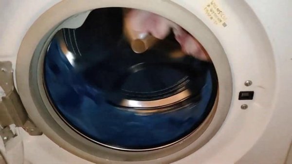 Very HARD destruction washer indesit with 2 wet towels!