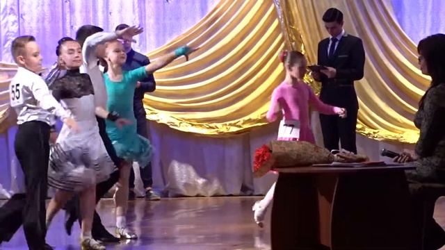 Детский танцевальный клуб "Акцент" - Полтава - 2016 - Итоги года - Дети 3 - ча-ча-ча 2 заход смотреть онлайн